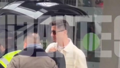 Xingkong Yule-西媒：莱万已返回巴塞罗那，他已经收到了俱乐部的续约报价